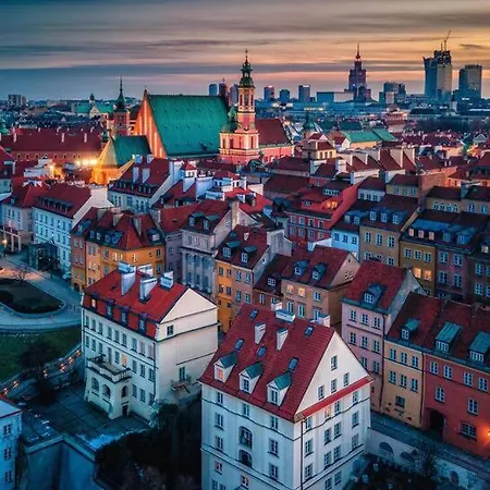 דירה Decor 2 Metro Fast Wifi 55'tv Netflix Hbo Cozy ורשה